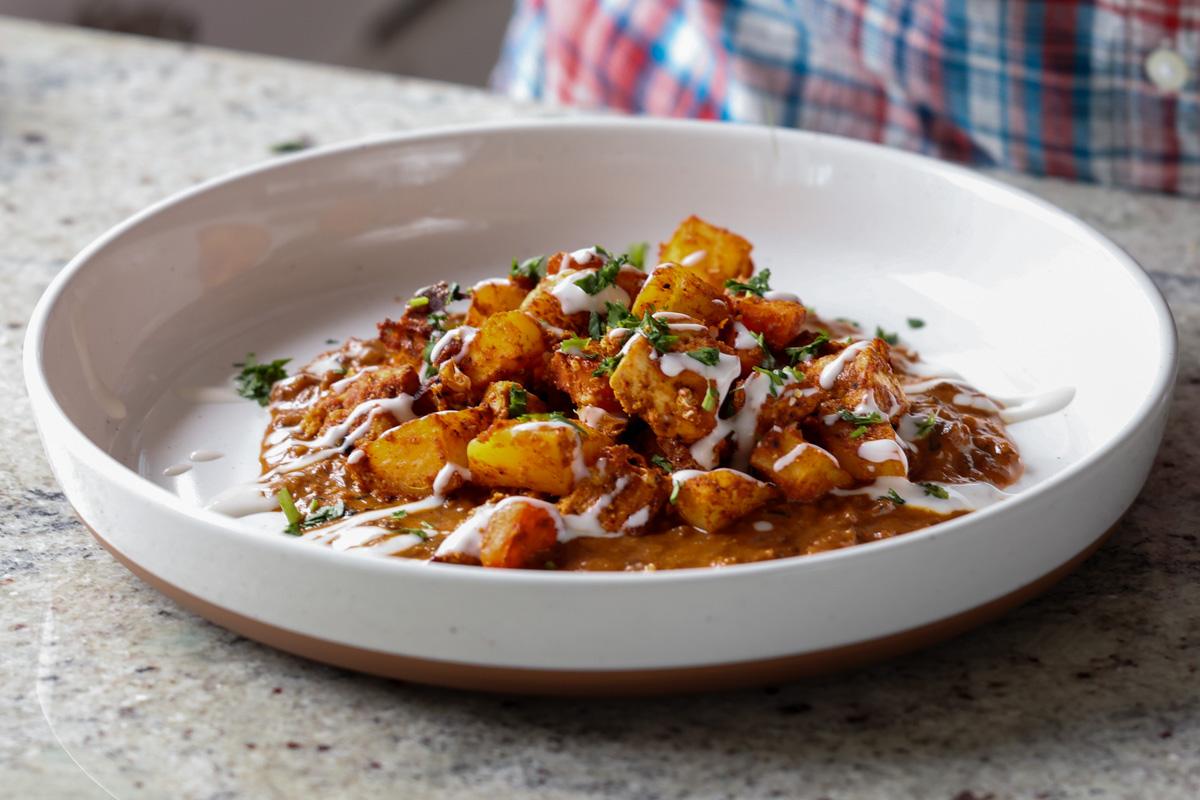 close-up of paneer ghee roast on a serving plate