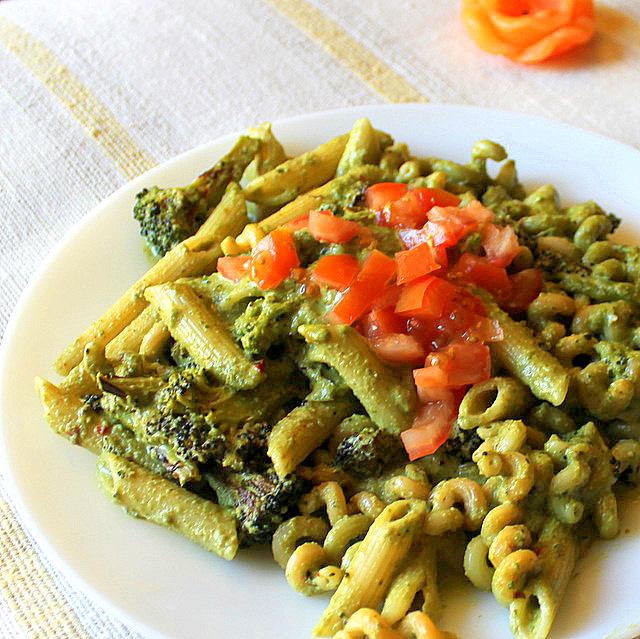 Penne with Basil Cashew pesto, Asparagus and Red Bell pepper!(Vegan)