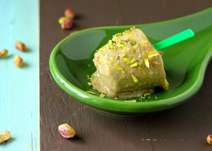 Pistachio Almond Cardamom Popsicle – Pista Kulfi – vegan glutenfree