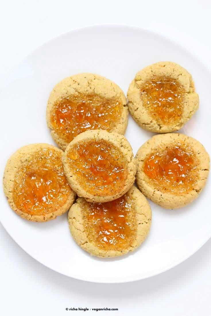 Pistachio Apricot Thumbprint Cookies | Pitzn #vegan #cookie