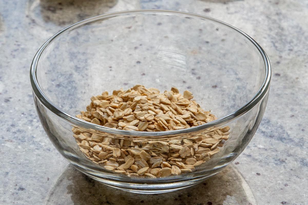 oats in a glass bowl