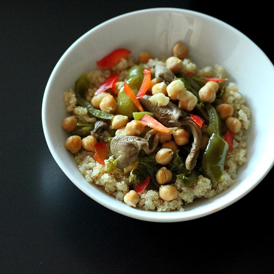 Quinoa Bowl with Bell Peppers, Chickpeas, dried Oyster mushrooms. vegan glutenfree recipe