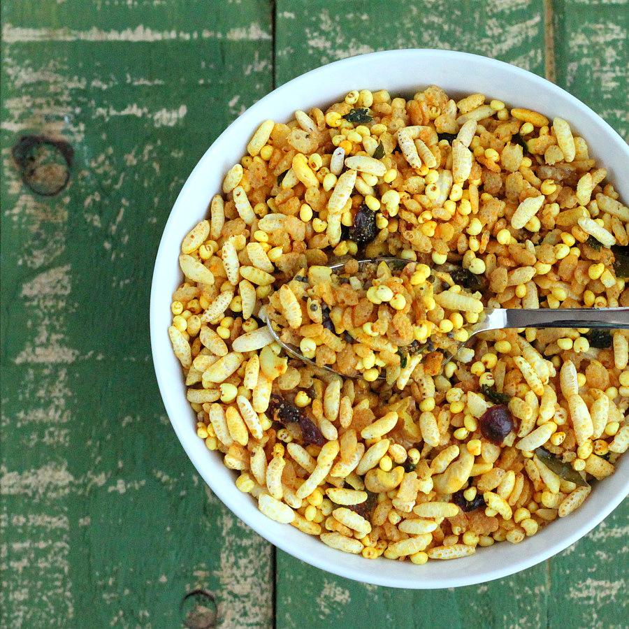 Quinoa Chivda – Savory Cereal/Trail Mix Snack with Puffed Quinoa, Brown Rice Krispies, Cashews, Walnuts, Cranberries and Raisins. Vegan Glutenfree Recipe