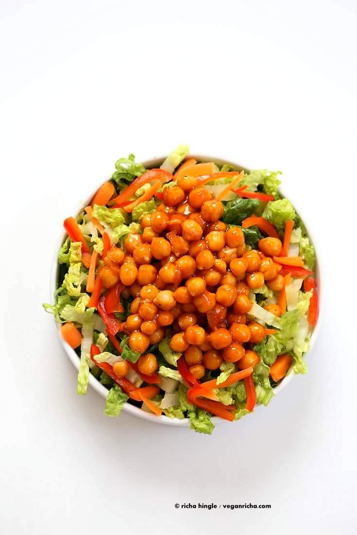 Crunchy Salad with firecracker Chickpeas and Peanut sauce | Pitzn