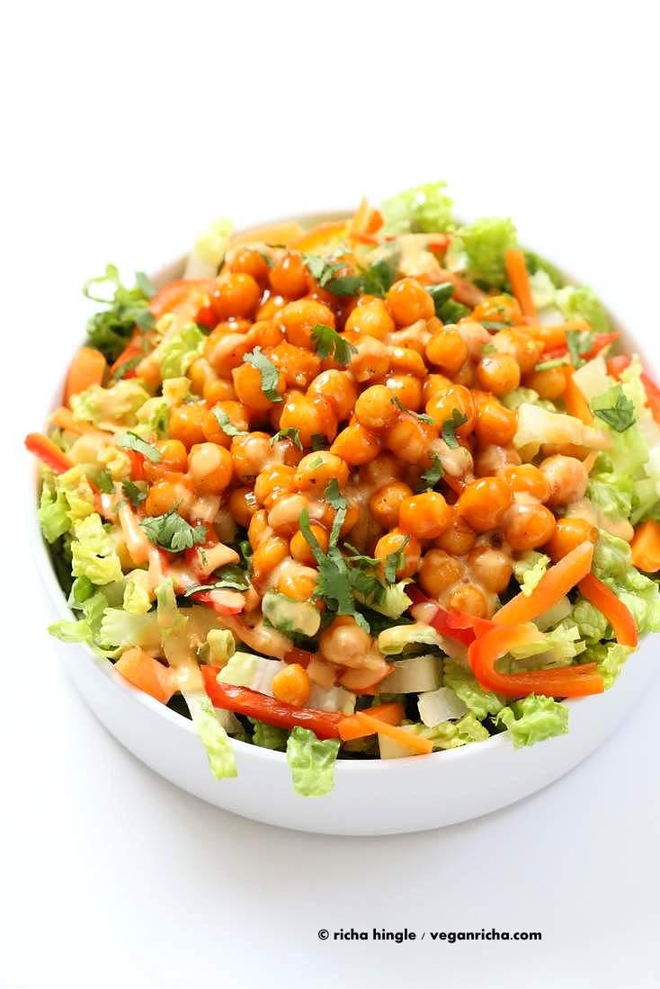 Crunchy Salad with firecracker Chickpeas and Peanut sauce | Pitzn