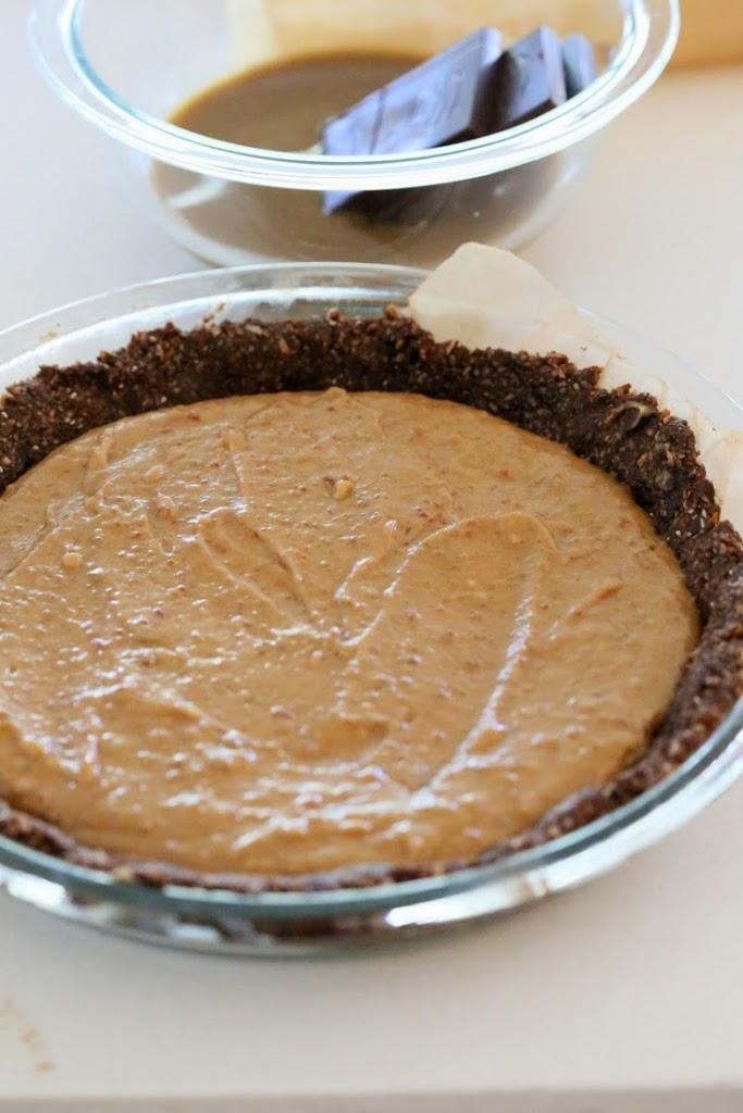 Vegan Salted Caramel Chocolate Pie | Pitzn