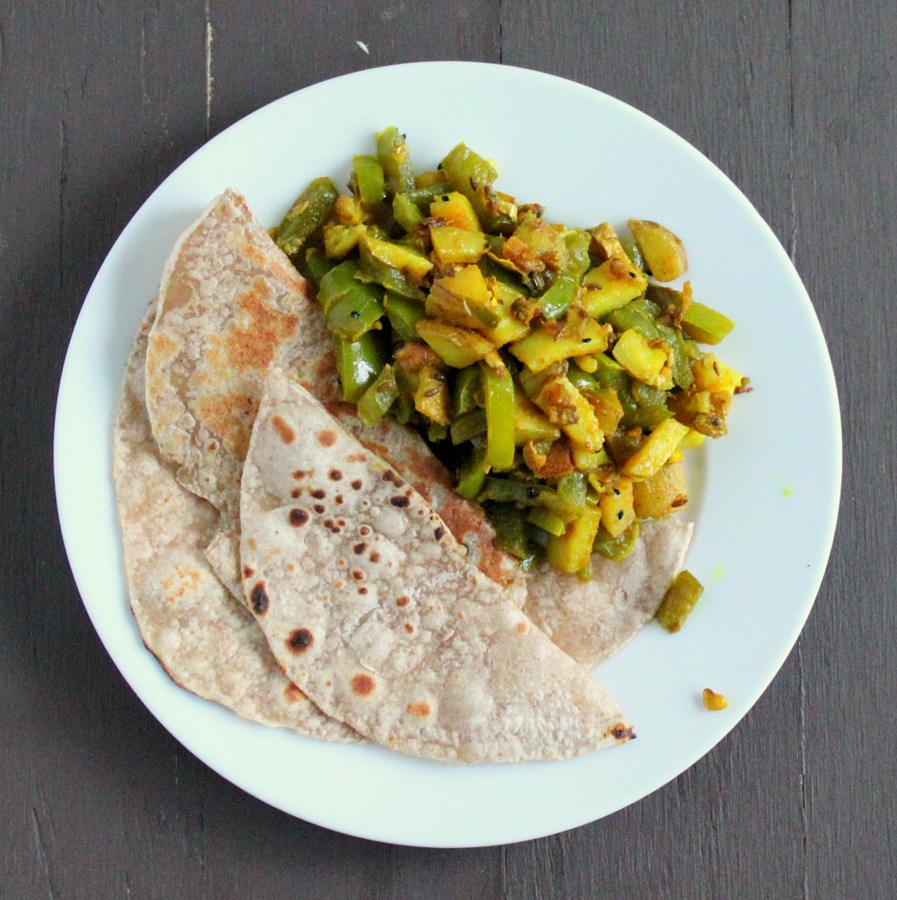 Saunf aur Kalonji Waale Aloo Shimla Mirch(Potatoes and bell peppers flavored with Fennel and Nigella)