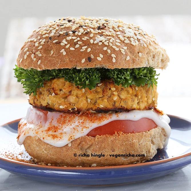 Spicy Chickpea Lentil Burger | Pitzn