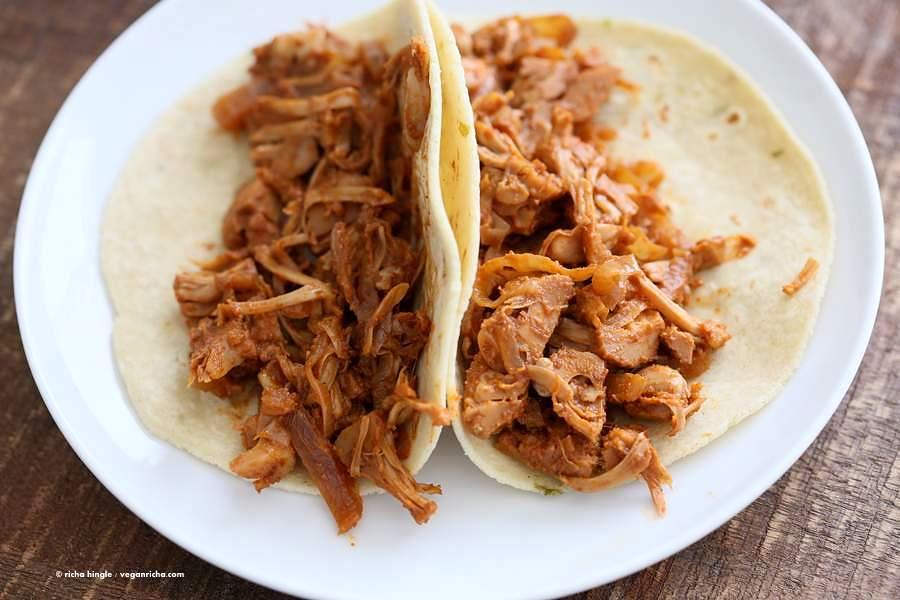 Spicy Chipotle Garlic Jackfruit Tacos | Pitzn