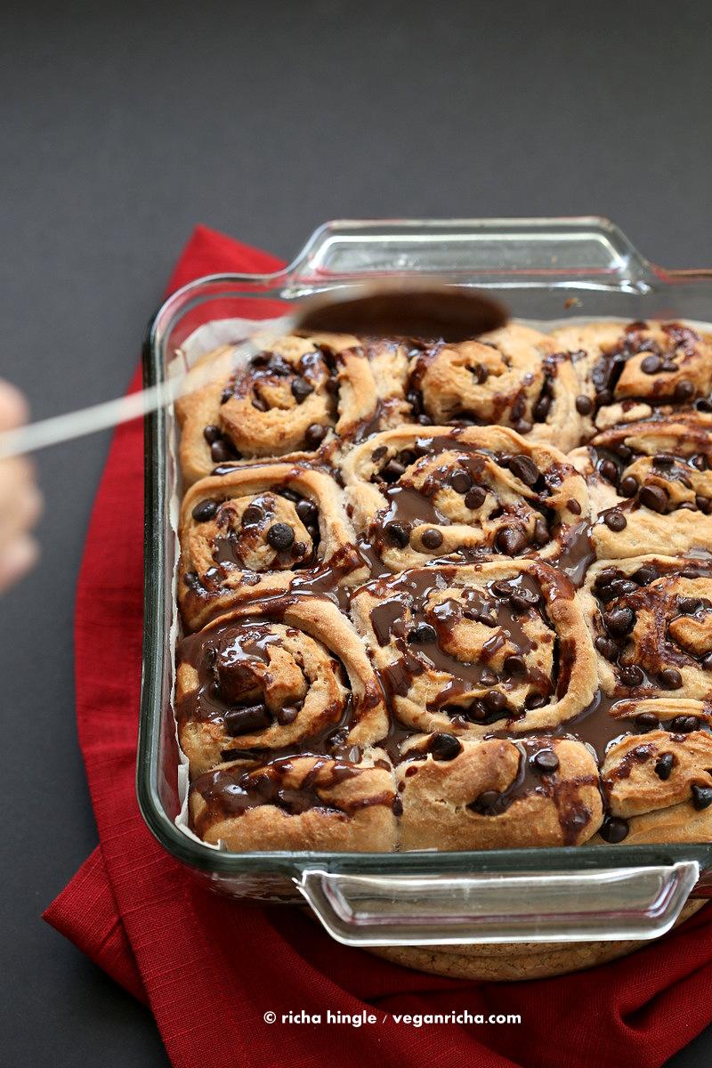 Strawberry Chocolate Cinnamon Rolls | Pitzn