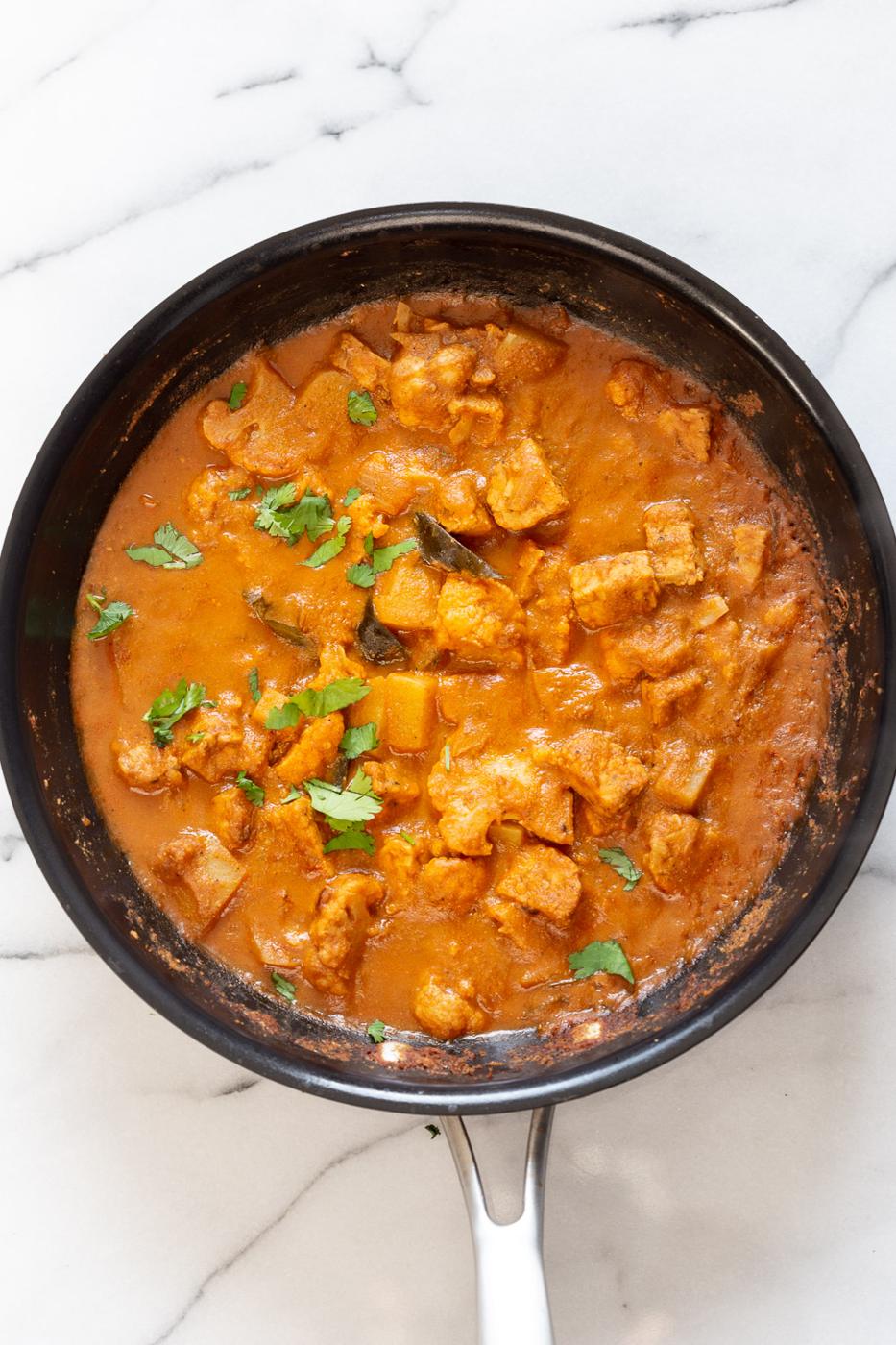 Tempeh Cauliflower Potato Tamarind Curry. South Indian Coconut and tamarind curry with veggies. #Vegan #Glutenfree #Nutfree #Recipe #veganricha #vegantamarindchickencurry Can be Soyfree.