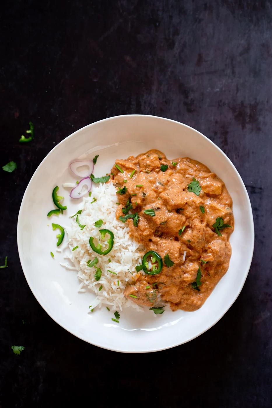 Tofu Amritsari Masala. This Amritsari Sauce uses toasted cayenne and spices to make a smoky creamy tomato sauce. Add chickpeas, veggies or veggie meats for variation. #Vegan #Glutenfree #Recipe. Can be Soyfree, Nutfree #veganRicha