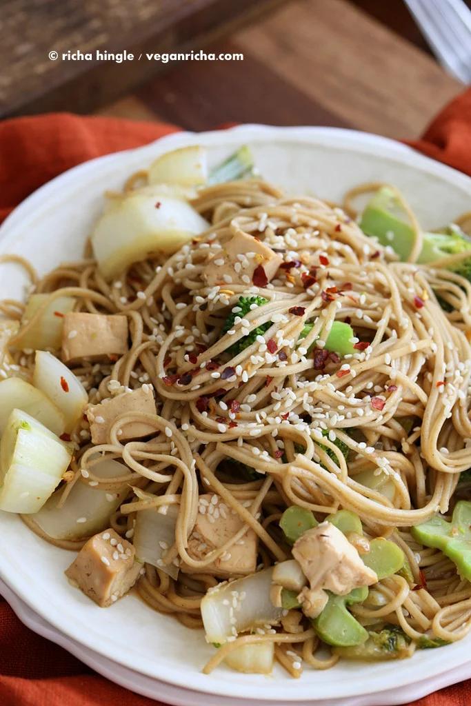Tofu Broccoli Soba Stir fry |Pitzn