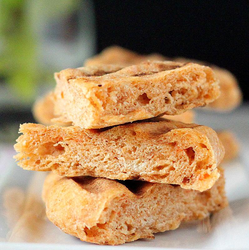 Tomato, wheat and sprouted quinoa Flat Bread. Vegan