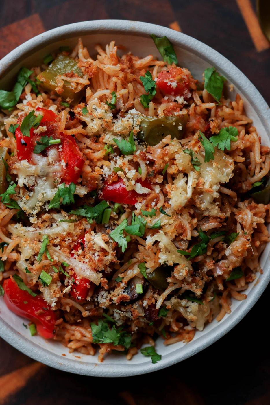 bowl of unstuffed pepper casserole