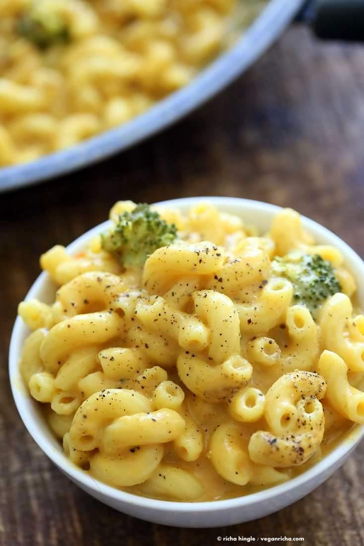 Vegan Black Pepper Mac and cheese | Pitzn #vegan #macncheese #nutfree