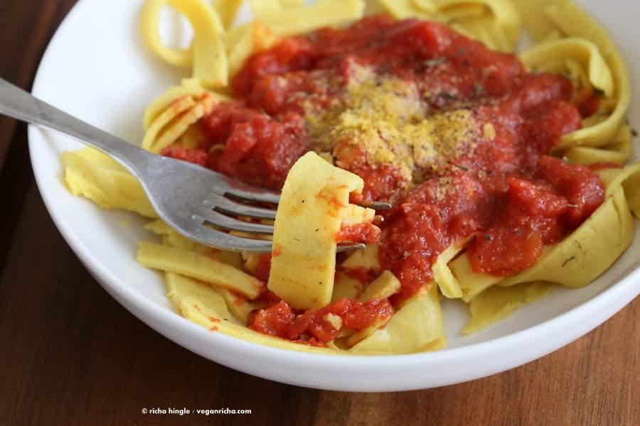 Chickpea Noodles with tomato sauce | Pitzn