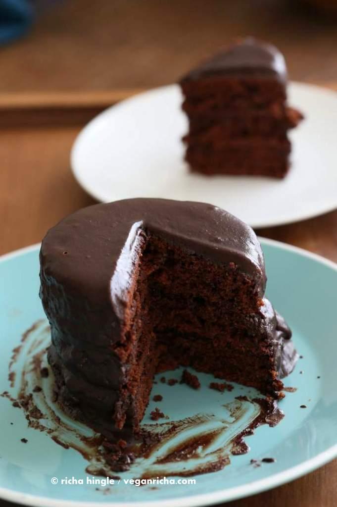 Vegan Chocolate Layer Cake | Pitzn