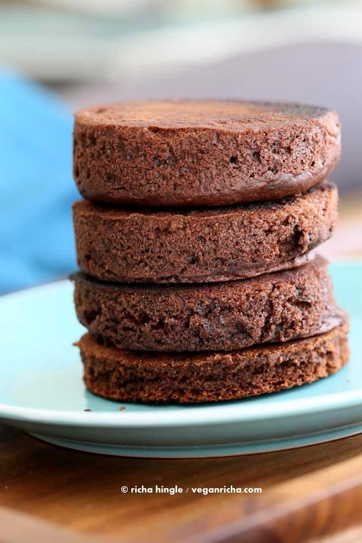 Vegan Chocolate Layer Cake | Pitzn