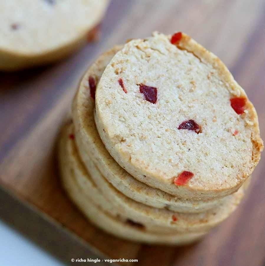 Vegan Coconut Oil Shortbread Cookies with Pumpkin Pie Spice | Pitzn #vegan #cookie #shortbread