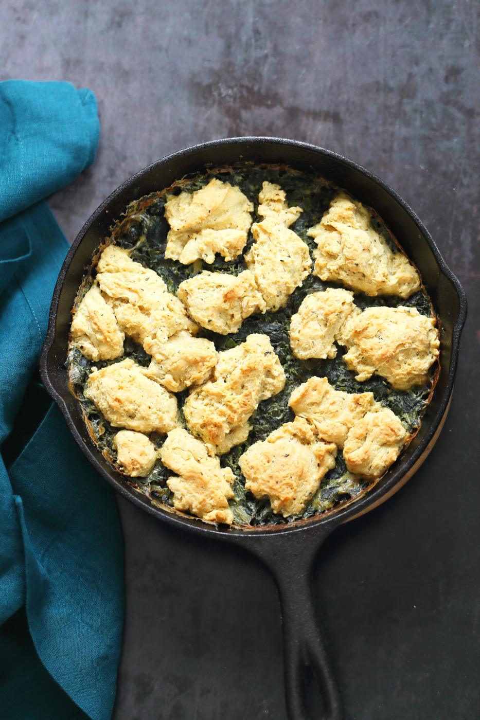 Vegan Creamed spinach in cast iron skillet