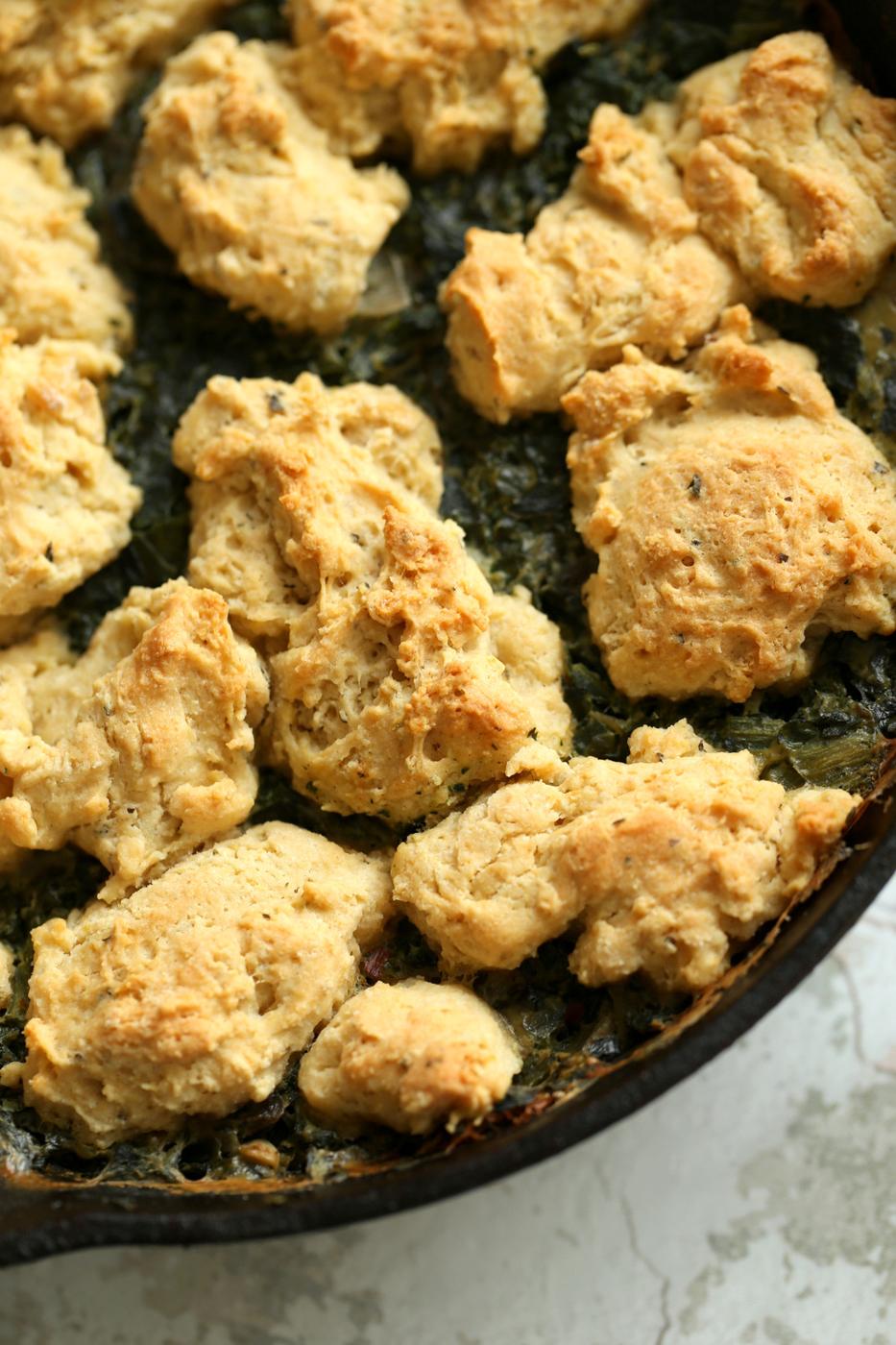 Vegan Creamed spinach in cast iron skillet