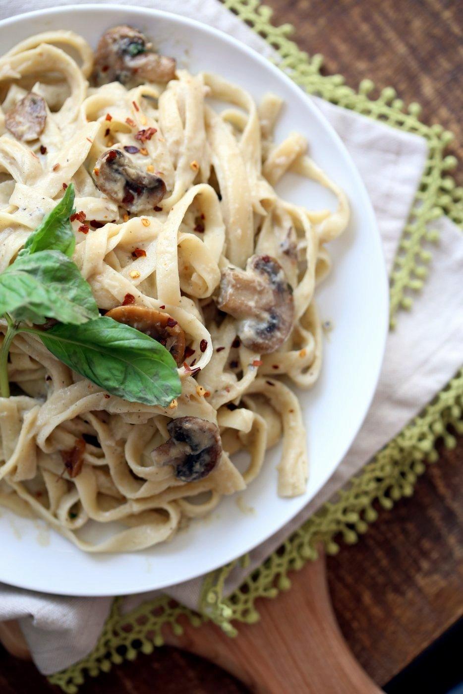 The Best Vegan Mushroom Garlic Alfredo with no nuts. Garlicky, Creamy, Amazing Vegan Fettuccine Alfredo. Nut-free, Easily Gluten-free, soy-free. | VeganRicha.com
