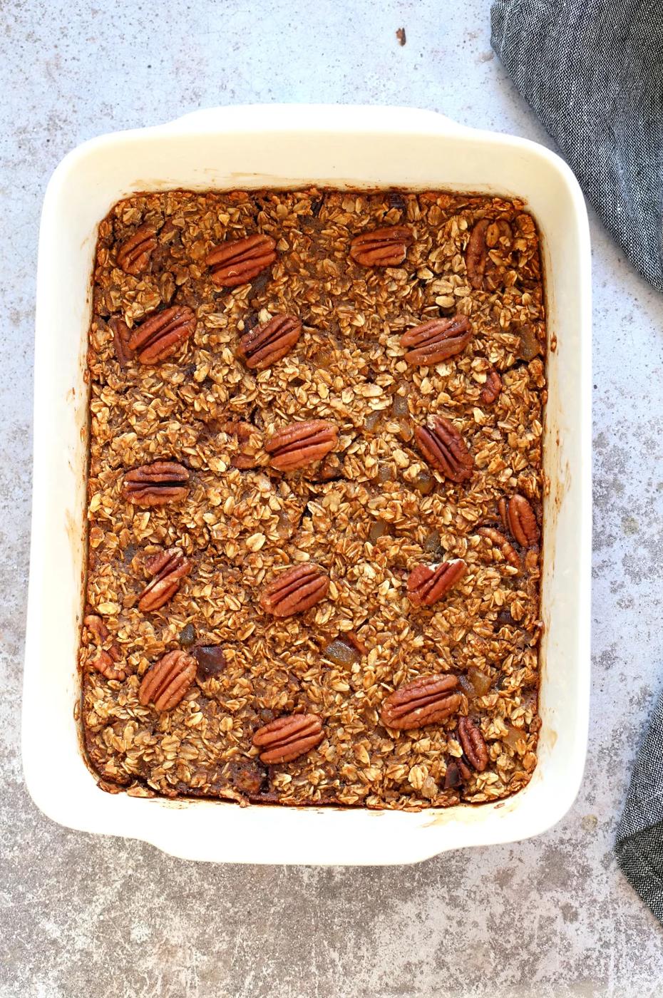 Vegan Gingerbread Baked Oatmeal (No Oil)