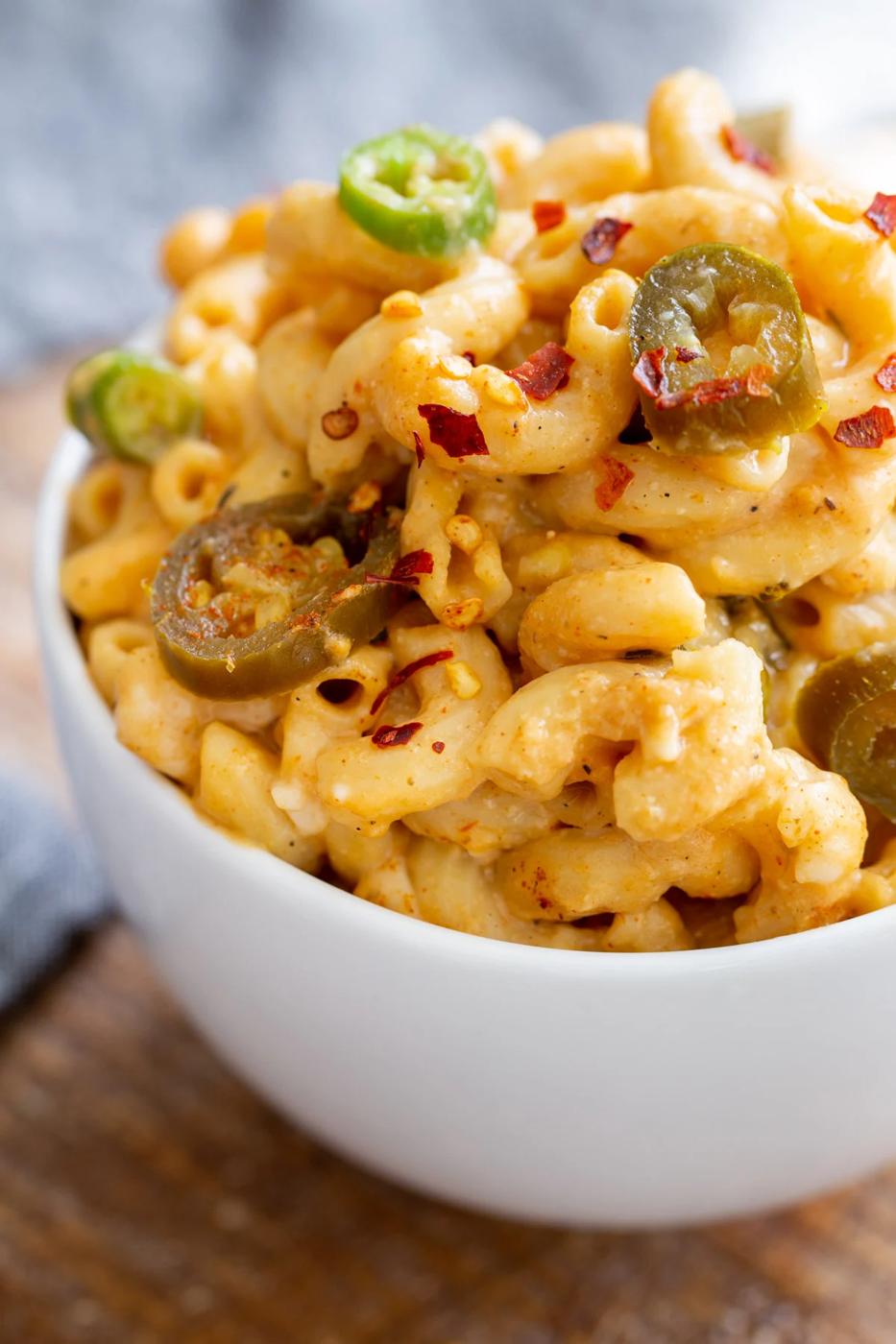 Vegan Jalapeño Skillet Mac and Cheese