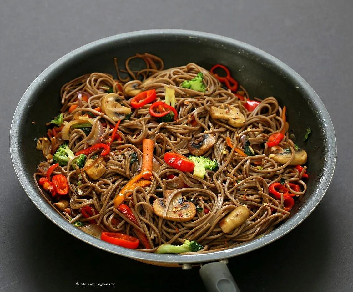 Easy Vegan Lo Mein with Soba Noodles. Ready in 20 minutes. Clean out the fridge Veggie Lo Mein Recipe with Soba Wheat Noodles. Use any noodles of choice. Vegan Nut-free Recipe. | VeganRicha.com