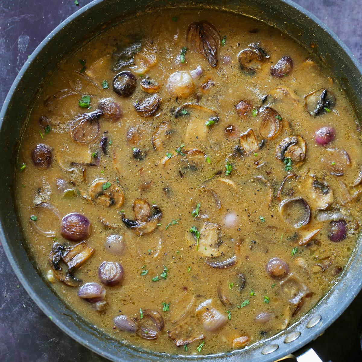 Vegan Mushroom Gravy (1 pan, 30 minutes, soy-free, with gluten-free and onion-free options)