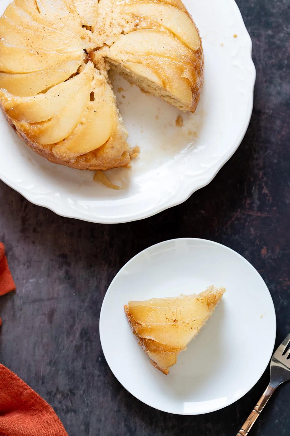 Vegan Pear Upside Down Cake. This amazing Vegan Upside Down Cake needs just 1 Bowl and 40 mins. Use other fruits for variation. #Vegan #Nutfree #Soyfree #Recipe Glutenfree option #VeganRicha #PearCake | VeganRicha.com