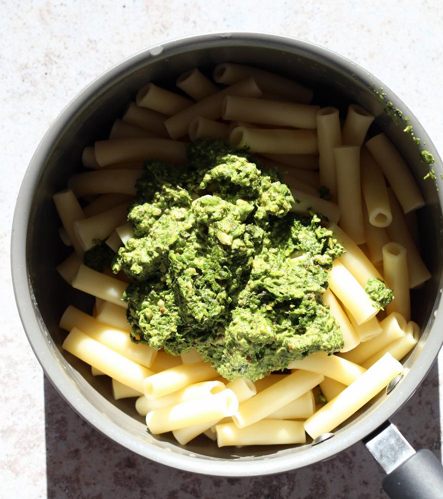 Vegan Pesto Pasta with Charred Broccoli. Easy Vegan Pesto with Ziti, served with roasted cherry tomatoes and broccoli. #Vegan #Soyfree #Recipe #VeganRicha. Can be #glutenfree and #nutfree | VeganRicha.com