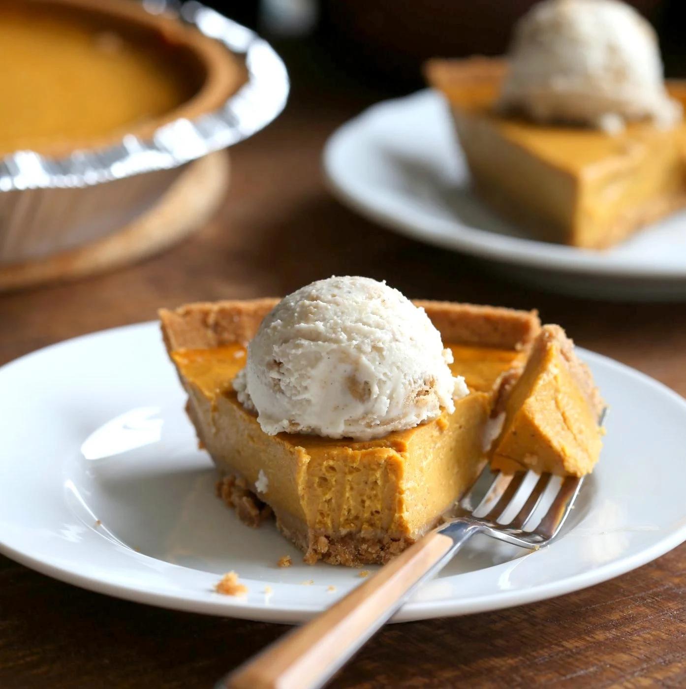 Vegan Pumpkin Cheesecake with graham cracker style crust. Easy Creamy Pumpkin Cheesecake to please everyone. Gluten-free with gluten free crust.# Soyfree #Recipe #vegan #pumpkinheesecake #veganricha | VeganRicha.com