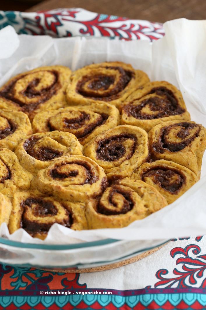 Vegan Pumpkin Cinnamon Rolls | Pitzn