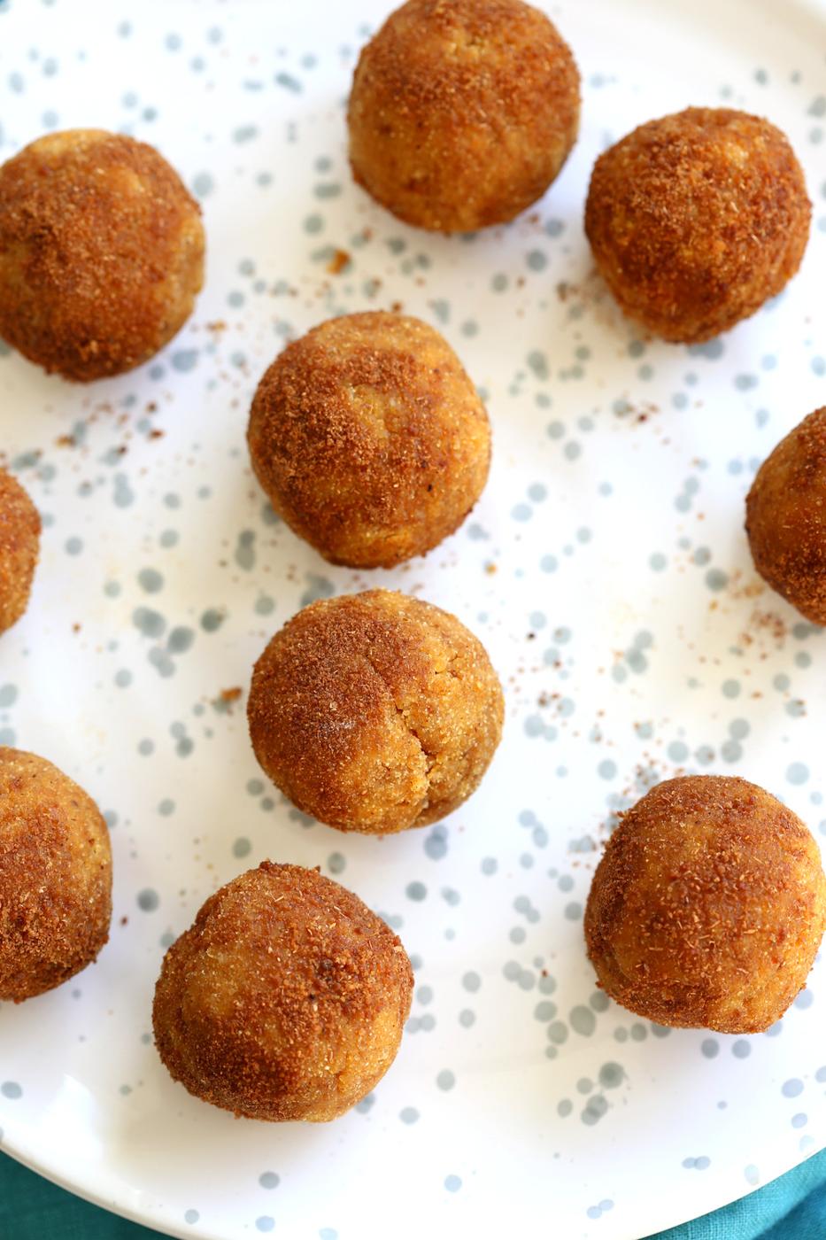 Vegan Pumpkin Pie Truffles or No Bake Pumpkin Donut Holes. 7 Ingredient No oil, No Refined Sugar These fudgy bites are perfect for fall. #VeganRicha #Vegan #Glutenfree #Soyfree #Recipe #oilfree