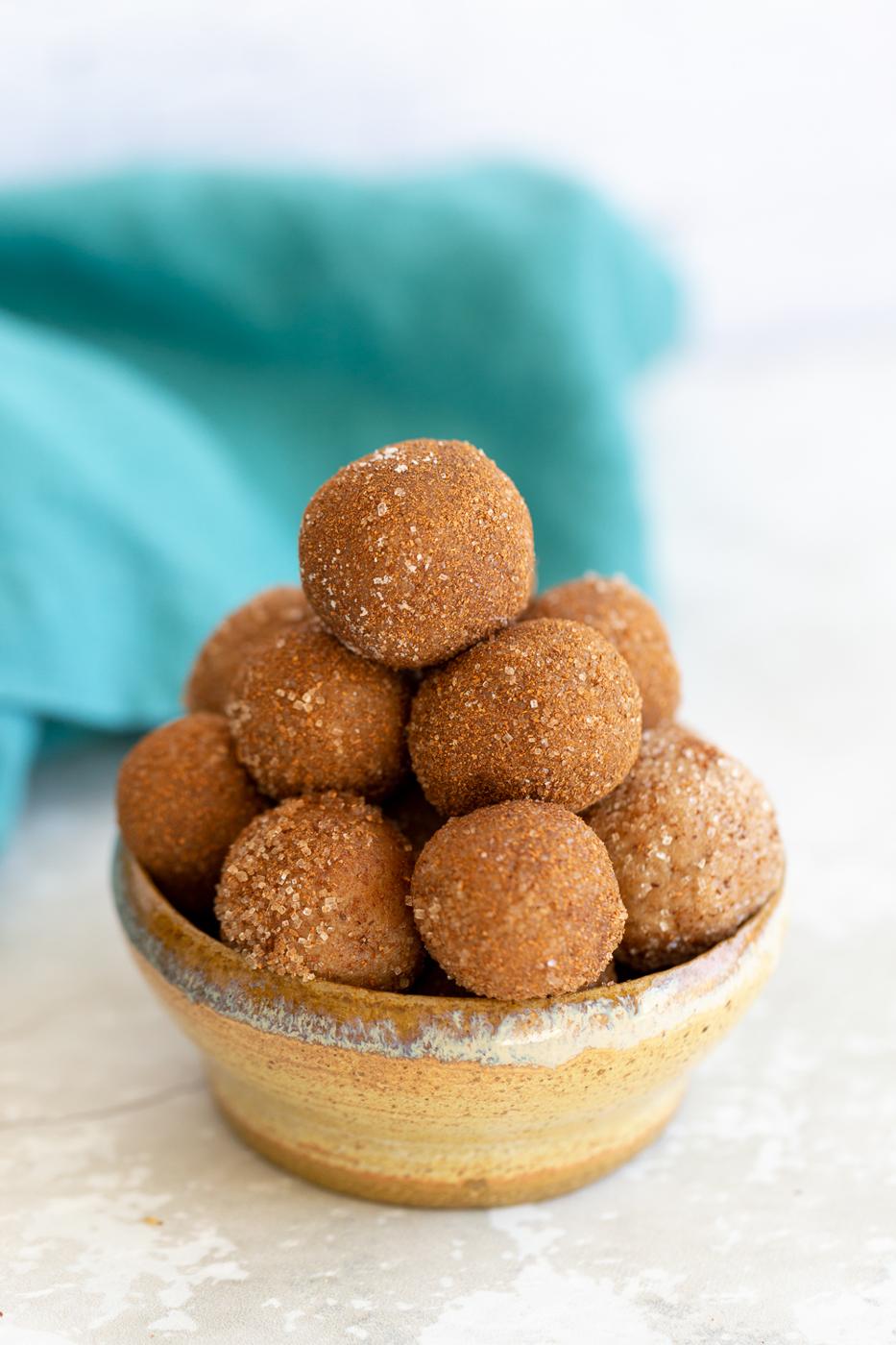 Vegan Snickerdoodle Bites in a small clay bowl
