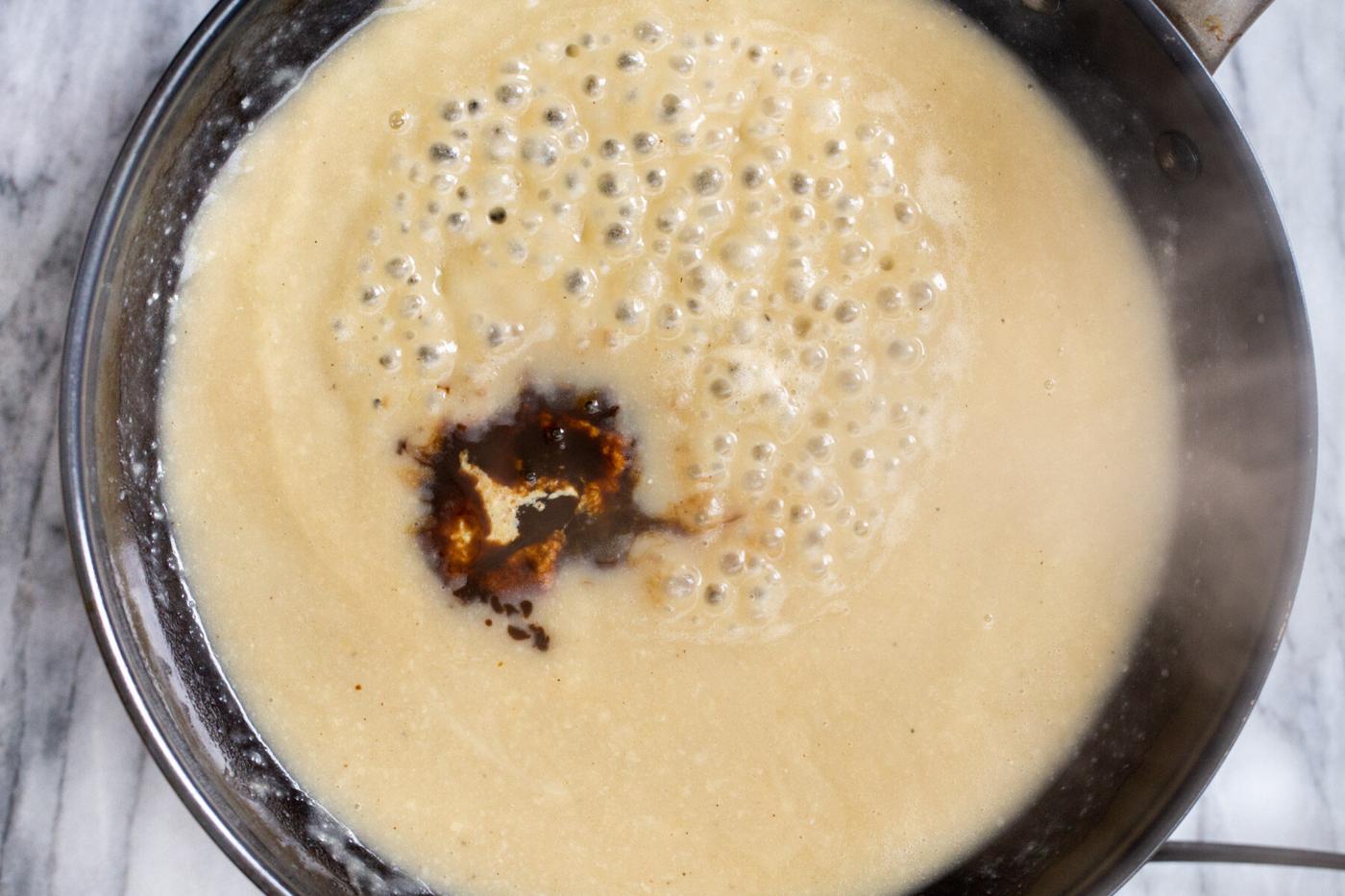 worcestershire sauce being added to vegan roux