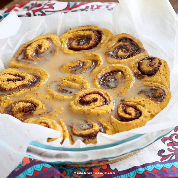 Vegan Pumpkin Cinnamon Rolls | Pitzn