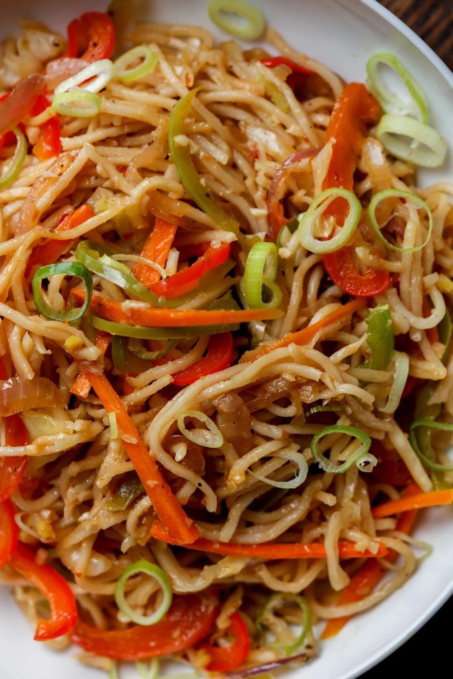 close up of Hakka noodles in a bowl