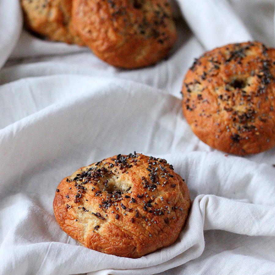 Wheat Bagels – Onion, Poppy seed. vegan