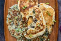 Spinach and Mushroom Stuffed Almond Flour Naan