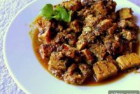 Fiery Saoji Vegan Chicken Tempeh Curry