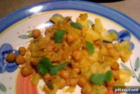 Hearty Cabbage and Chickpea Skillet