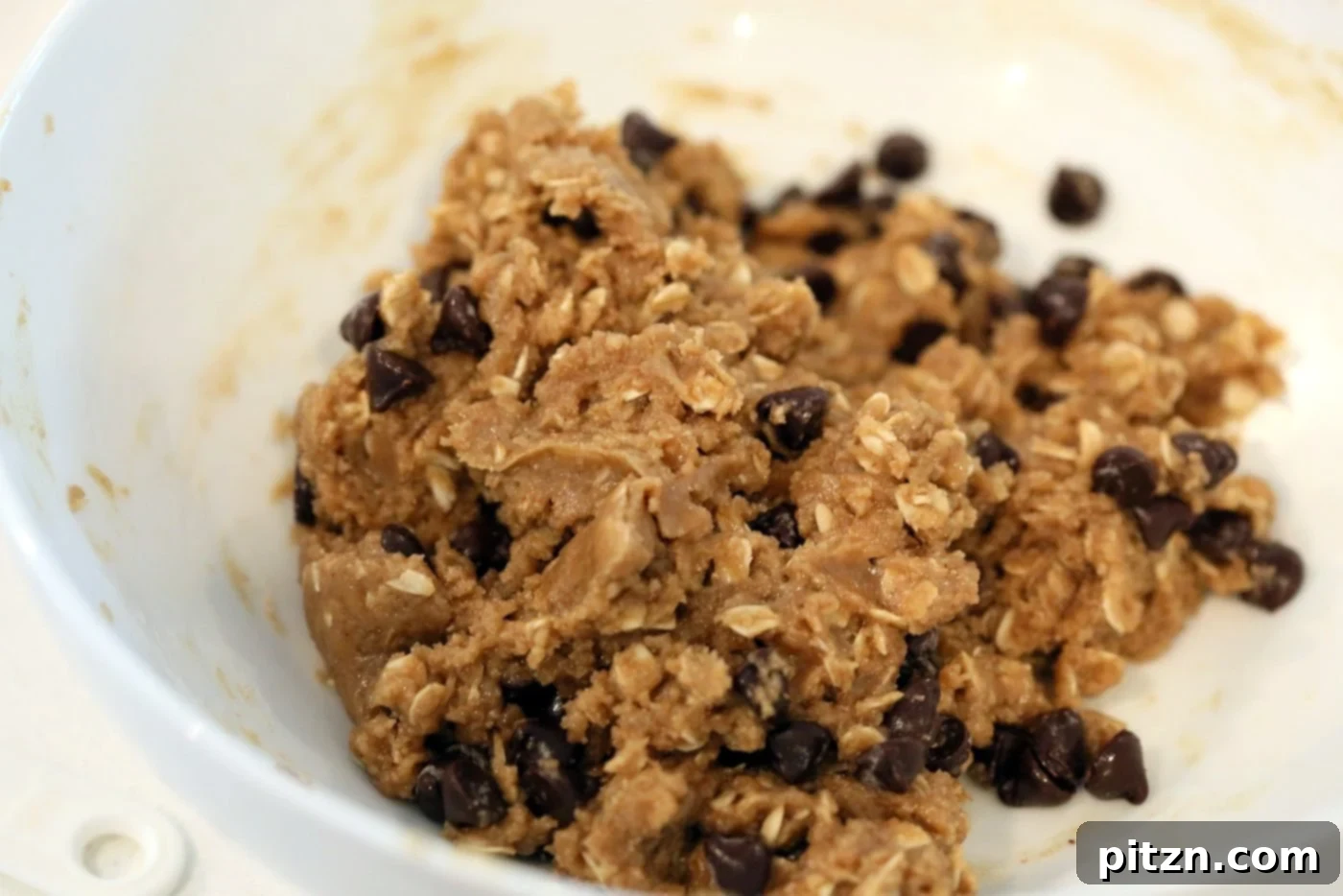 Effortless One-Bowl Oatmeal Chocolate Chip Sunbutter Cookies 4 Oatmeal Chocolate Chip Sunbutter Cookies. Cinnamony Sunflower seed butter Oatmeal Cookies. These Soft Cookies come together really quickly and make a great snack or treat. Vegan Nut-free Recipe. Can be Gluten-free | VeganRicha.com