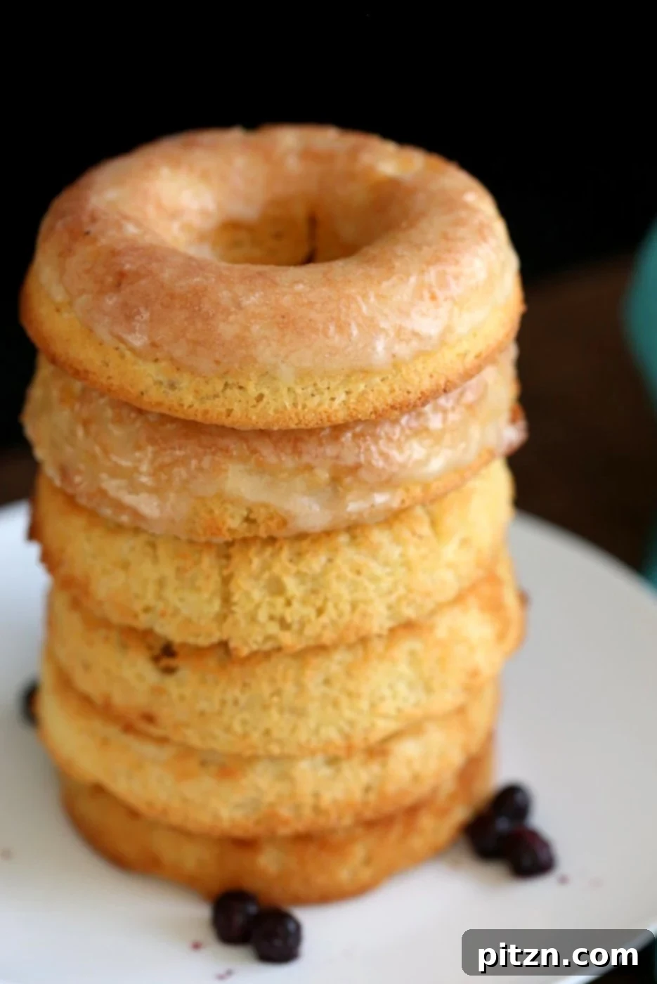 One-Bowl Baked Vegan Lemon Doughnuts Gluten and Grain Free 9 Vegan Gluten-free Lemon Donuts. These baked gluten free doughnuts are amazingly soft. They are grain-free, Easy, Zesty. Use lemon or lime. Baked Gluten-free Doughnuts. Vegan Glutenfree Grainfree Soyfree Recipe. Can be nutfree. VeganRicha.com